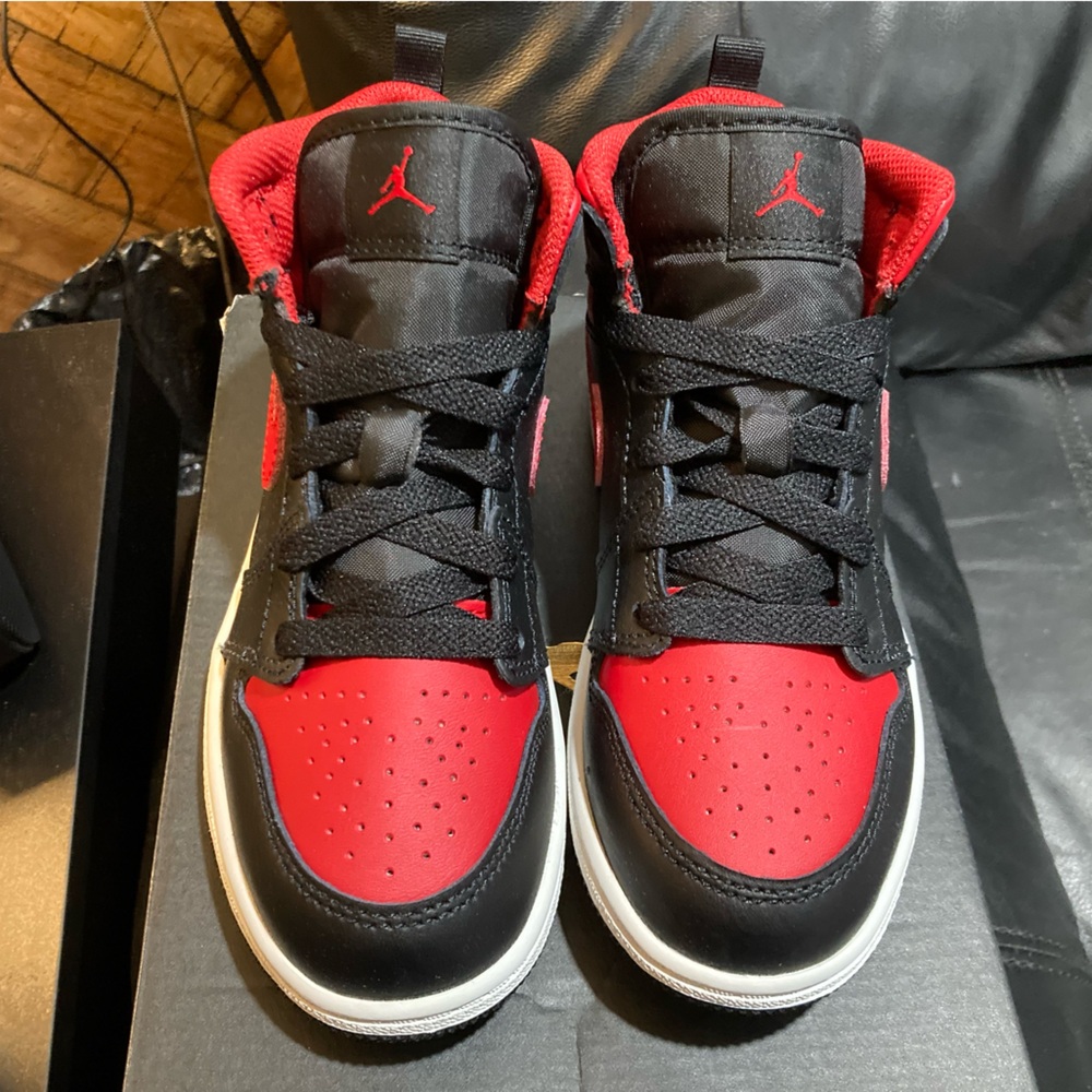 Jordan Kids' Sneakers in Black and Red